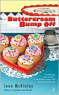 Book cover image of Buttercream Bump Off (Cupcake Bakery Mystery Series #2) by Jenn McKinlay